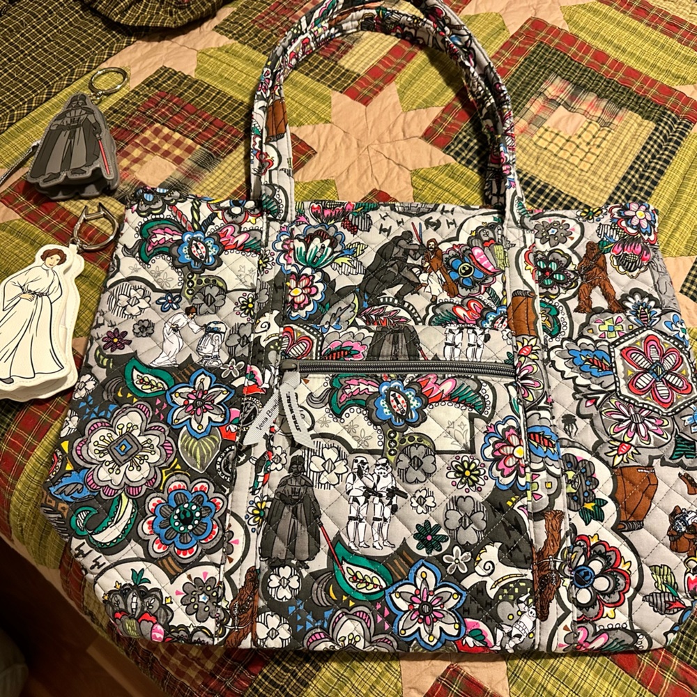 Large Vera Tote Star Wars w/ Darth Vader & Princess Leia bag charms